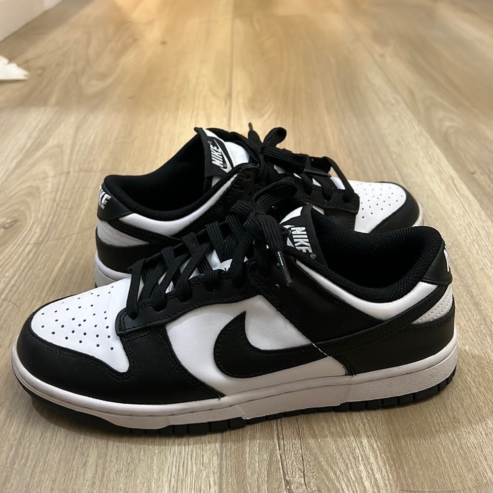 Nike Dunk Black and White women’s 8.5, EU40